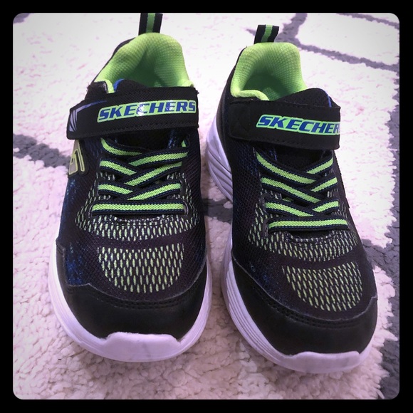 boys sketchers size 1
